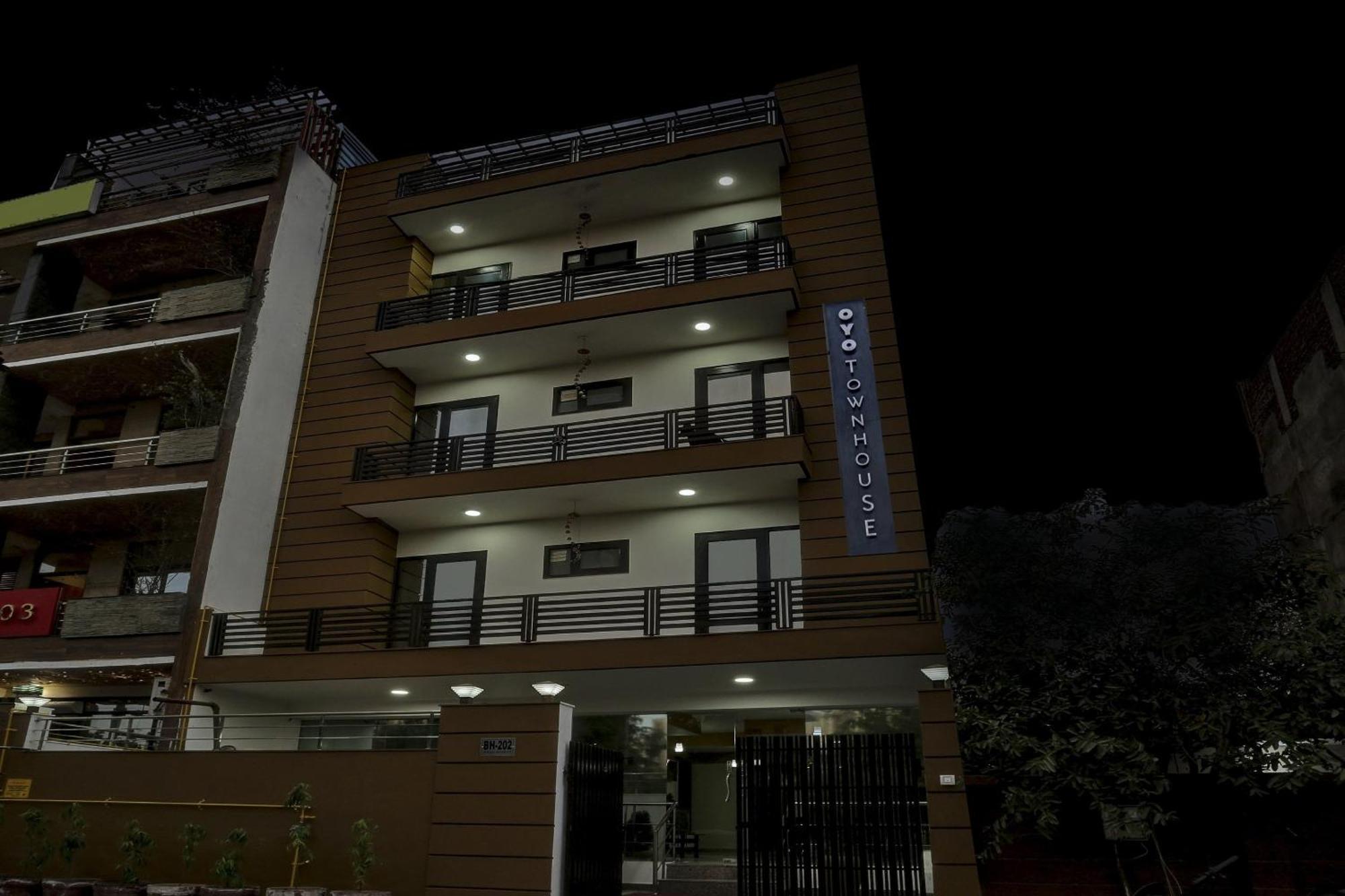 Townhouse Rumaisa Indirapuram Exteriér fotografie