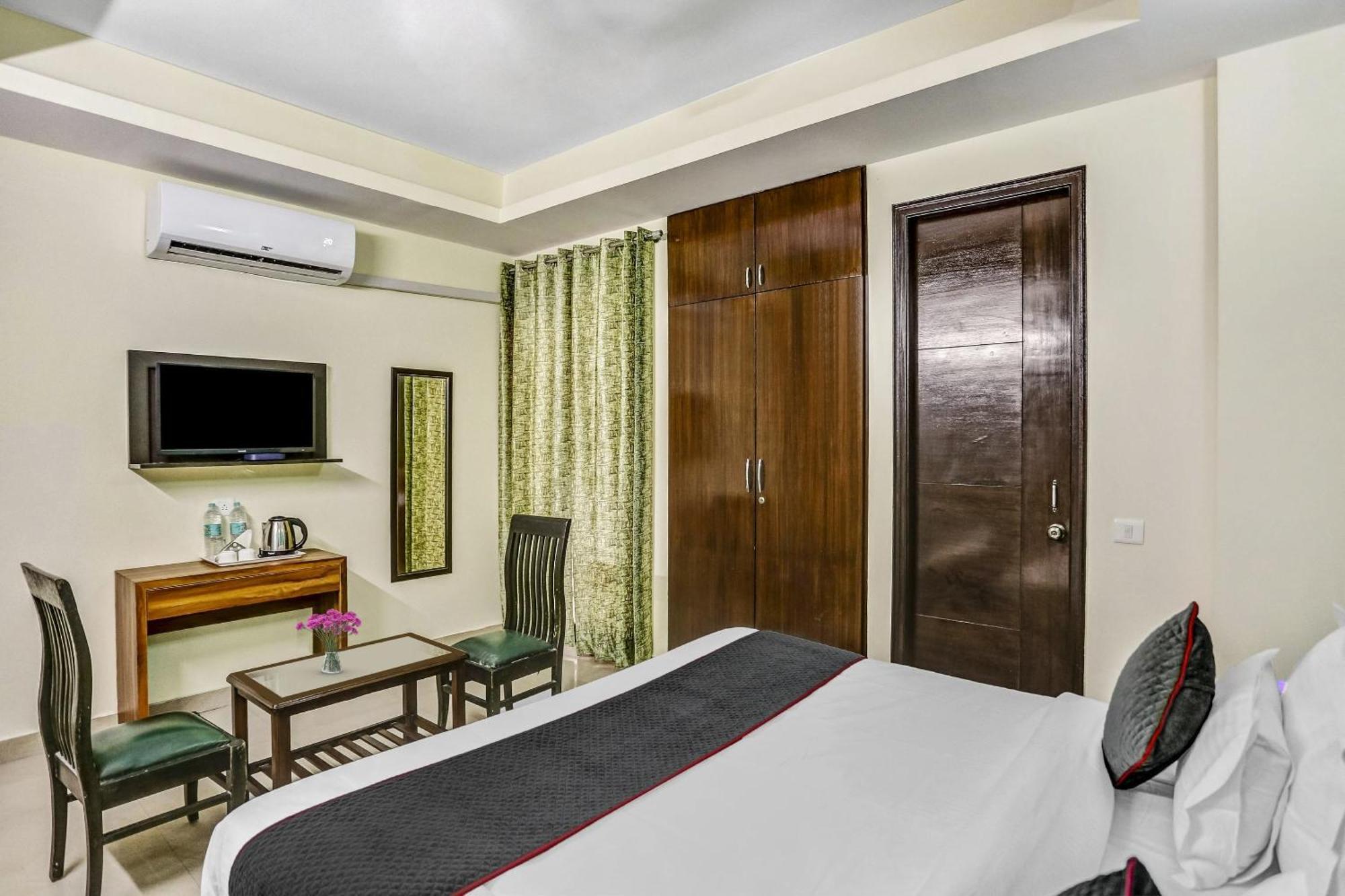 Townhouse Rumaisa Indirapuram Exteriér fotografie